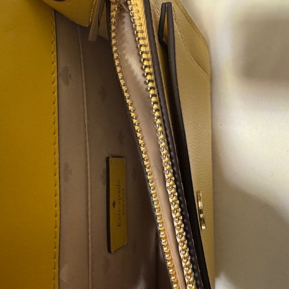 Remi Flap Chain Crossbody - Picture 2 of 2